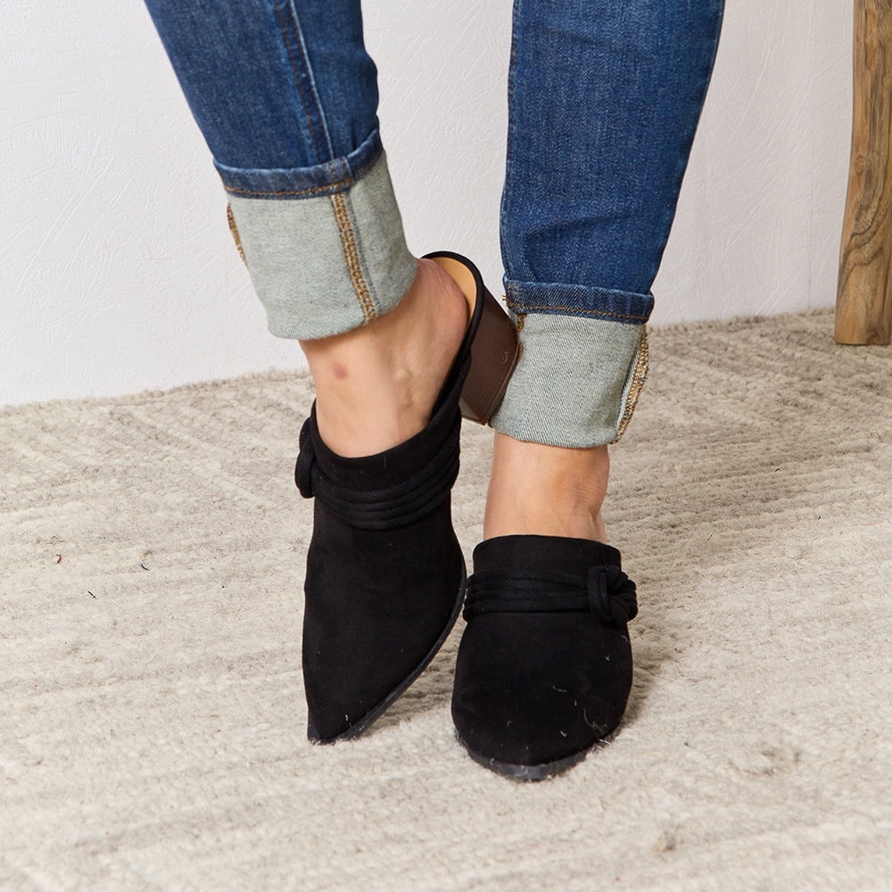 NEW QUPID Black Vegan Suede Leather Braided Trim Pointed Toe Slip On Mules Shoes - Picture 2 of 5